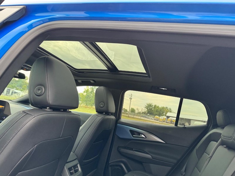 Chevrolet Equinox EV Vehicle Full-screen Gallery Image 6