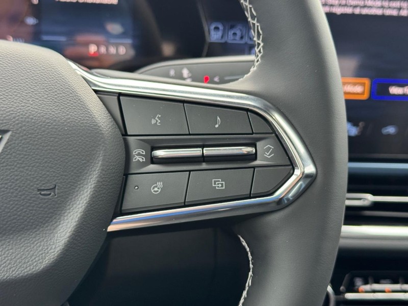 Chevrolet Equinox EV Vehicle Full-screen Gallery Image 15