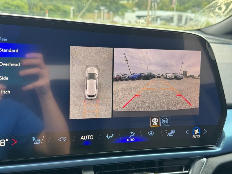 Chevrolet Equinox EV Vehicle Full-screen Gallery Image 17