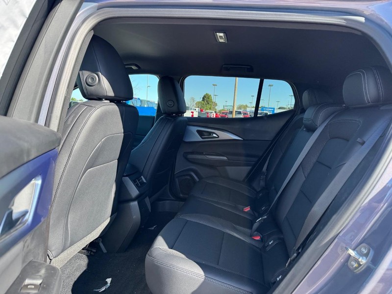 Chevrolet Equinox EV Vehicle Full-screen Gallery Image 5