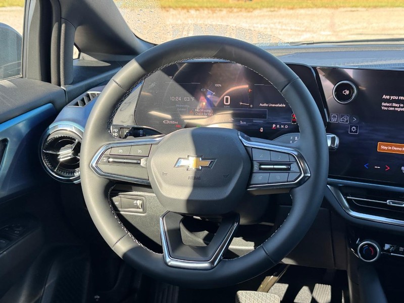 Chevrolet Equinox EV Vehicle Full-screen Gallery Image 7