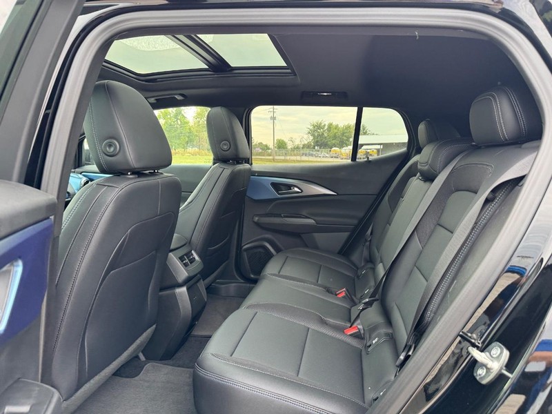 Chevrolet Equinox EV Vehicle Full-screen Gallery Image 5