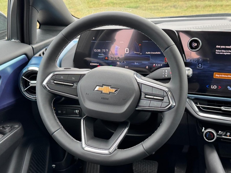 Chevrolet Equinox EV Vehicle Full-screen Gallery Image 7