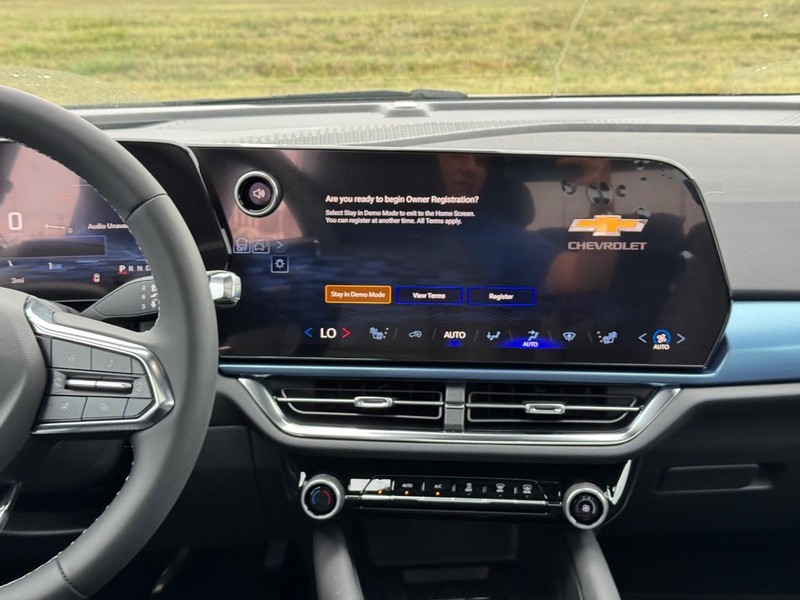 Chevrolet Equinox EV Vehicle Full-screen Gallery Image 9