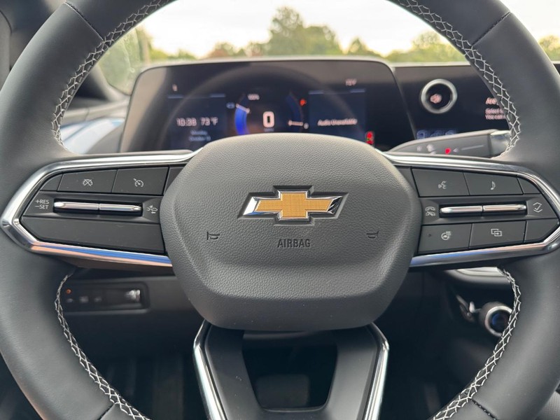 Chevrolet Equinox EV Vehicle Full-screen Gallery Image 13