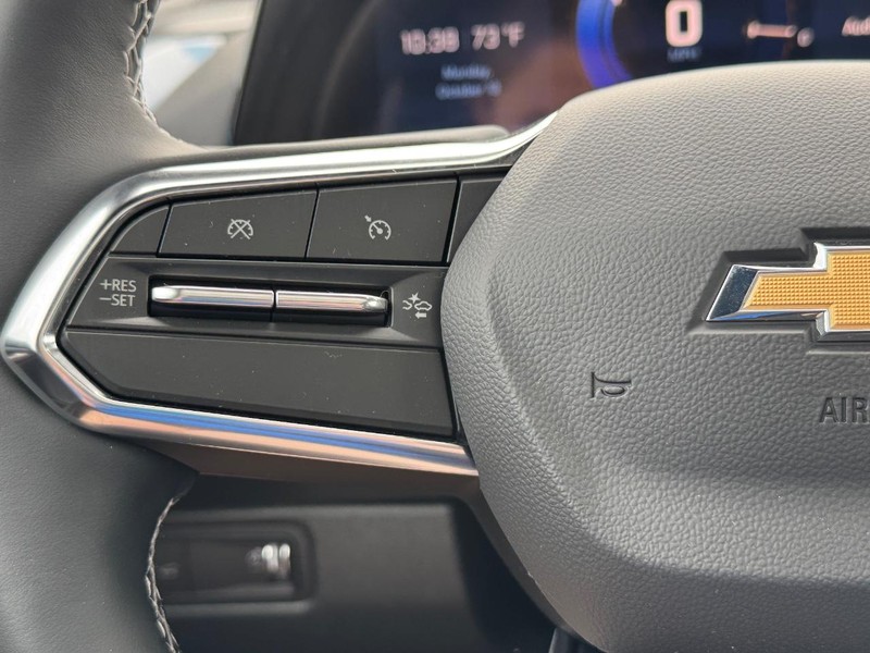 Chevrolet Equinox EV Vehicle Full-screen Gallery Image 14