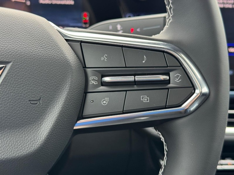 Chevrolet Equinox EV Vehicle Full-screen Gallery Image 15