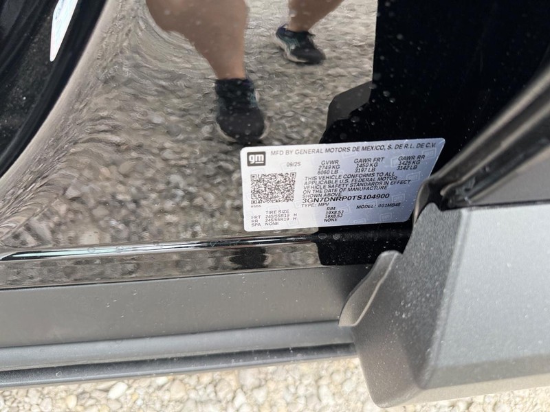 Chevrolet Equinox EV Vehicle Full-screen Gallery Image 17