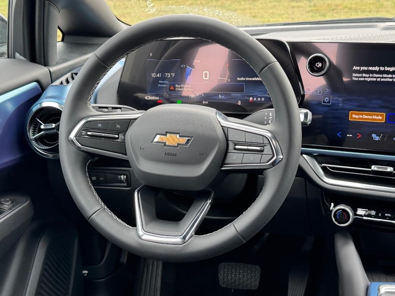 Chevrolet Equinox EV Vehicle Full-screen Gallery Image 7