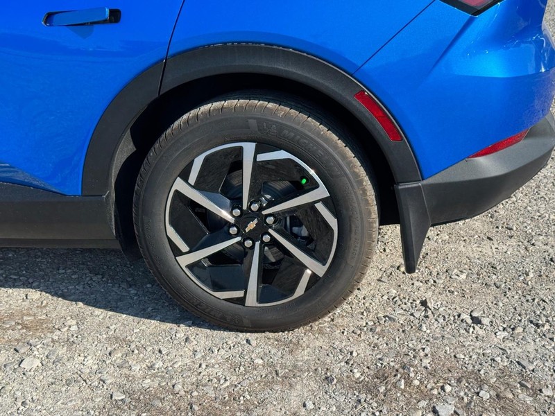 Chevrolet Equinox EV Vehicle Full-screen Gallery Image 4