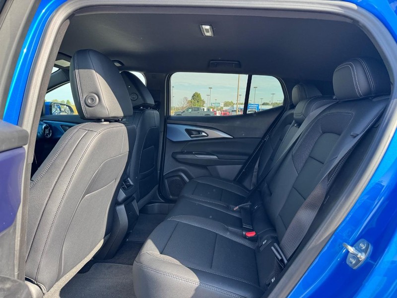 Chevrolet Equinox EV Vehicle Full-screen Gallery Image 5