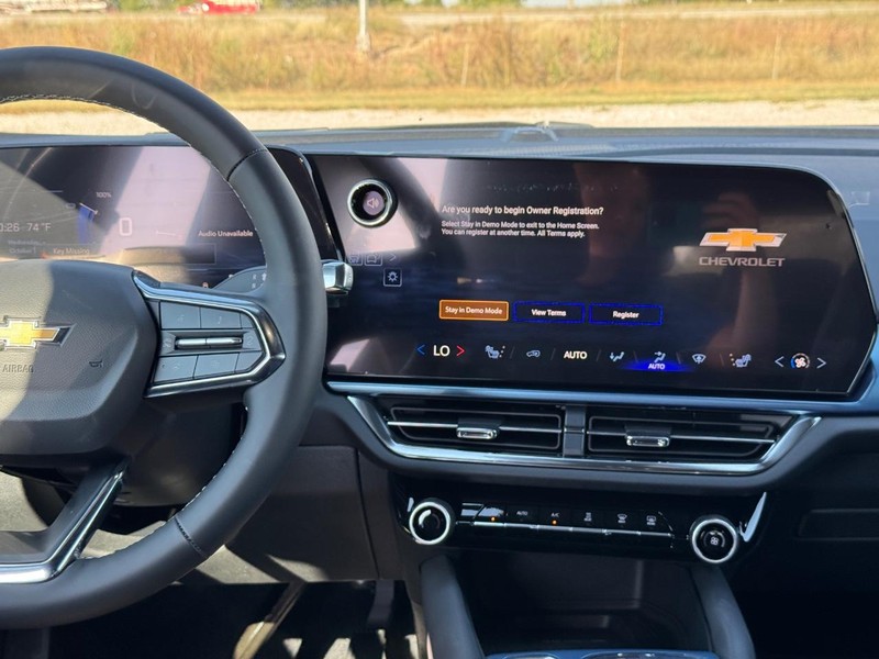 Chevrolet Equinox EV Vehicle Full-screen Gallery Image 8