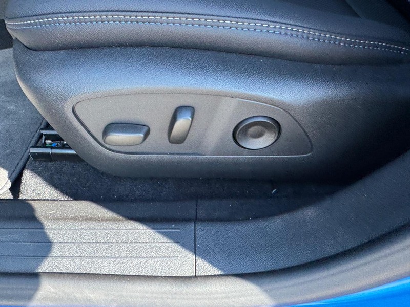 Chevrolet Equinox EV Vehicle Full-screen Gallery Image 10