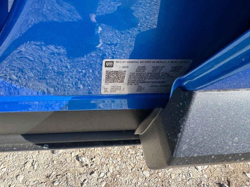 Chevrolet Equinox EV Vehicle Full-screen Gallery Image 17