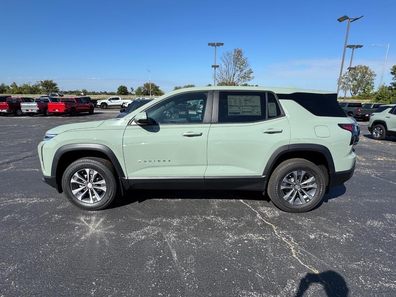 Chevrolet Equinox Vehicle Full-screen Gallery Image 2