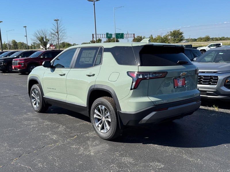Chevrolet Equinox Vehicle Full-screen Gallery Image 3