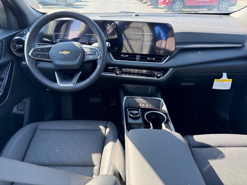 Chevrolet Equinox Vehicle Full-screen Gallery Image 6