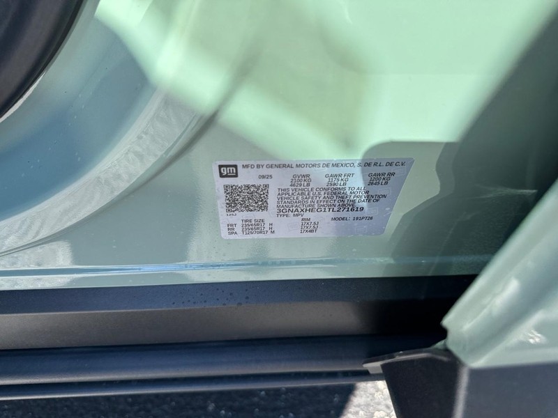 Chevrolet Equinox Vehicle Full-screen Gallery Image 17