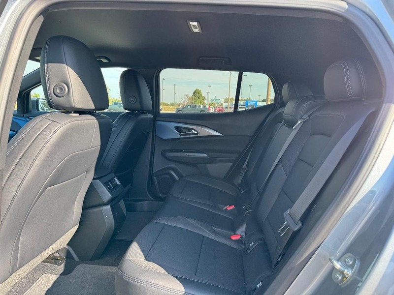 Chevrolet Equinox EV Vehicle Full-screen Gallery Image 5