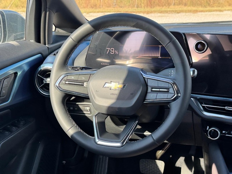 Chevrolet Equinox EV Vehicle Full-screen Gallery Image 7