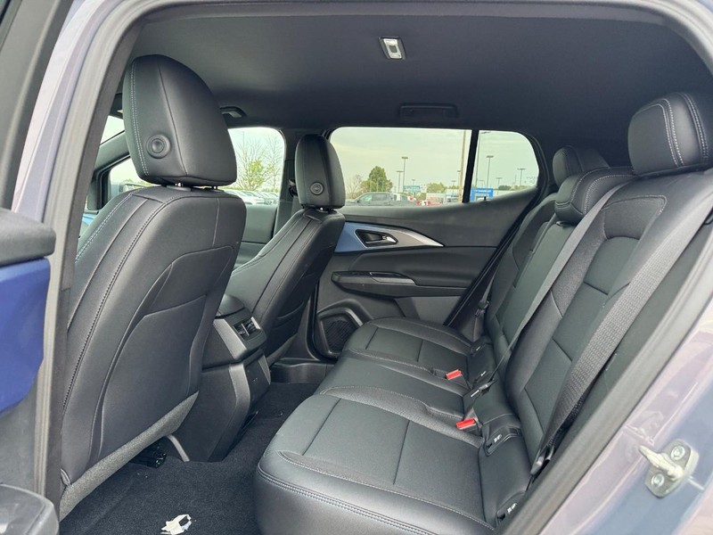 Chevrolet Equinox EV Vehicle Full-screen Gallery Image 5