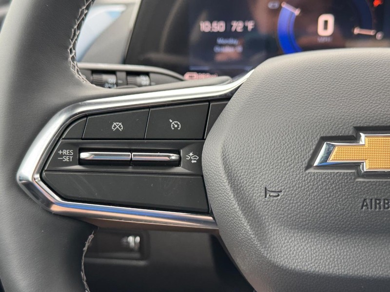 Chevrolet Equinox EV Vehicle Full-screen Gallery Image 13