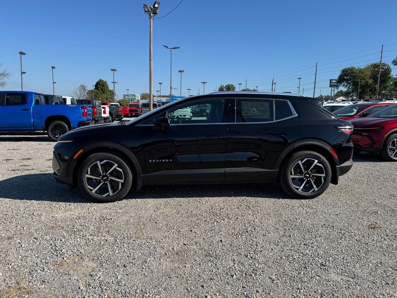 Chevrolet Equinox EV Vehicle Full-screen Gallery Image 2