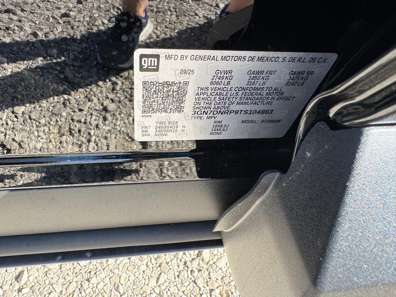 Chevrolet Equinox EV Vehicle Full-screen Gallery Image 16