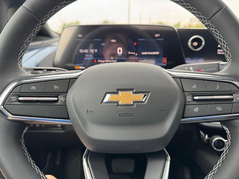 Chevrolet Equinox EV Vehicle Full-screen Gallery Image 13