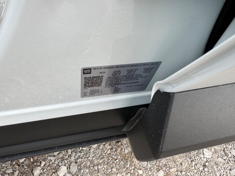 Chevrolet Equinox EV Vehicle Full-screen Gallery Image 17