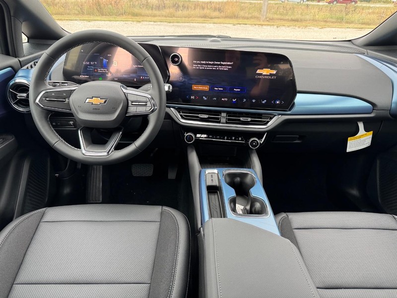 Chevrolet Equinox EV Vehicle Full-screen Gallery Image 6