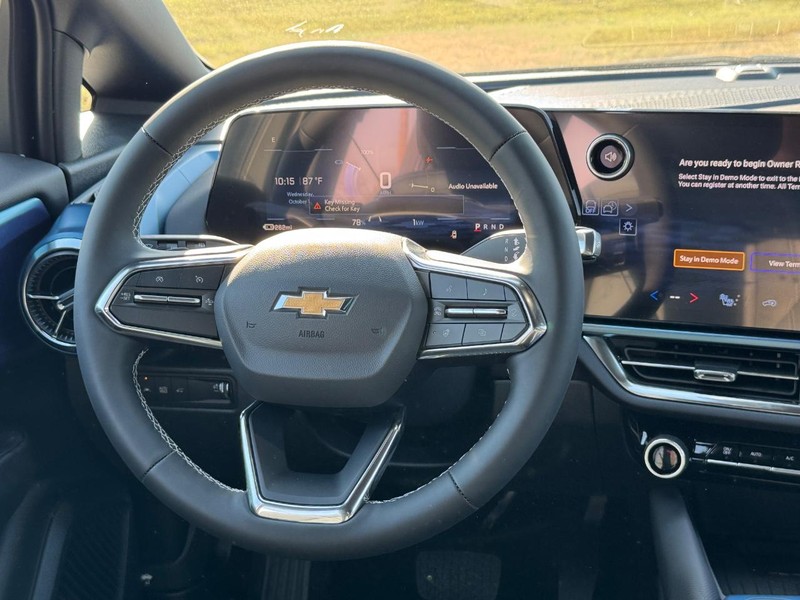 Chevrolet Equinox EV Vehicle Full-screen Gallery Image 6