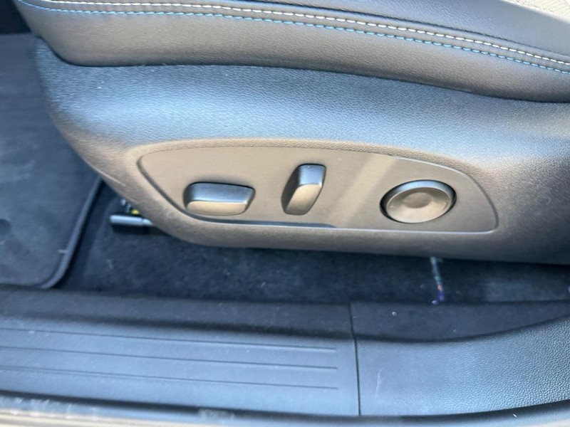 Chevrolet Equinox EV Vehicle Full-screen Gallery Image 10