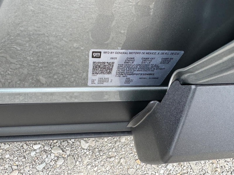 Chevrolet Equinox EV Vehicle Full-screen Gallery Image 17