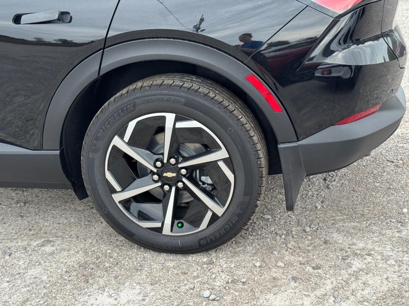 Chevrolet Equinox EV Vehicle Full-screen Gallery Image 4