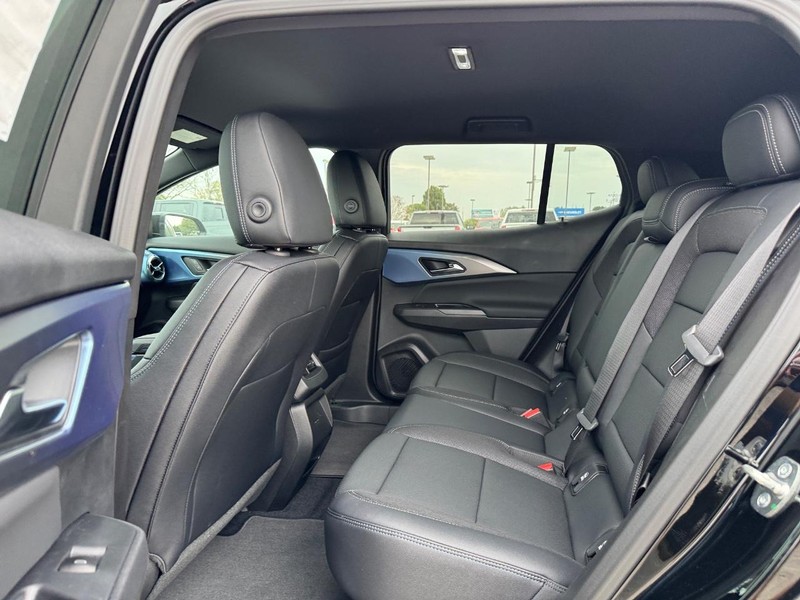 Chevrolet Equinox EV Vehicle Full-screen Gallery Image 5