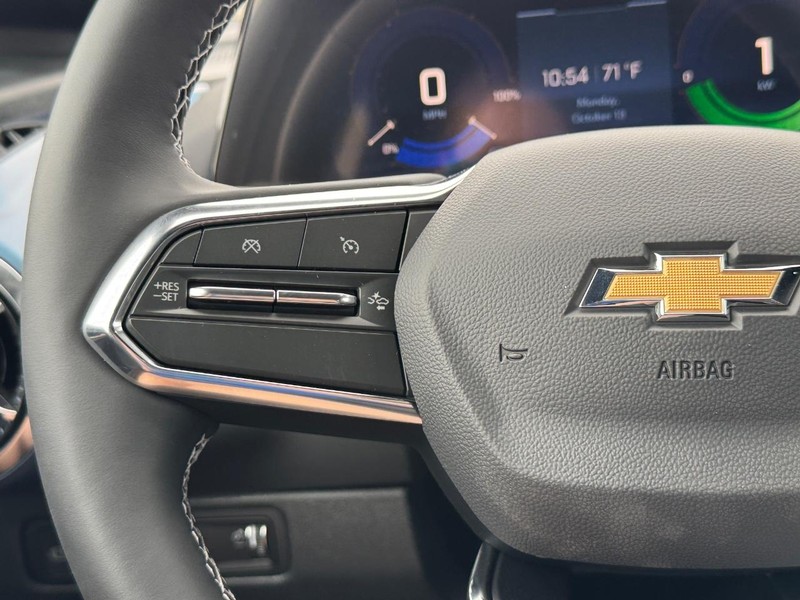 Chevrolet Equinox EV Vehicle Full-screen Gallery Image 13