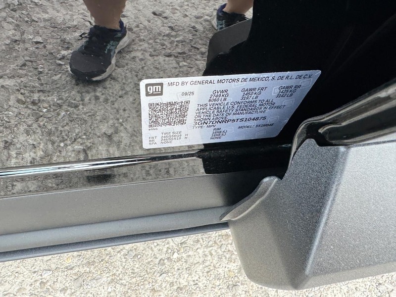 Chevrolet Equinox EV Vehicle Full-screen Gallery Image 17