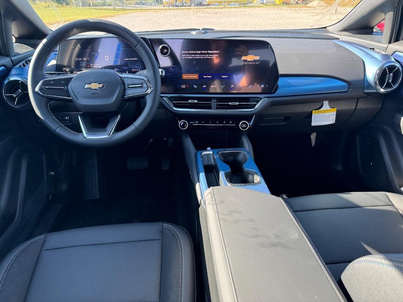 Chevrolet Equinox EV Vehicle Full-screen Gallery Image 6