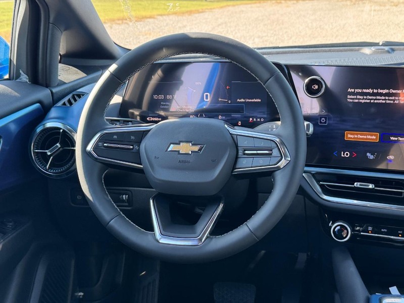 Chevrolet Equinox EV Vehicle Full-screen Gallery Image 7