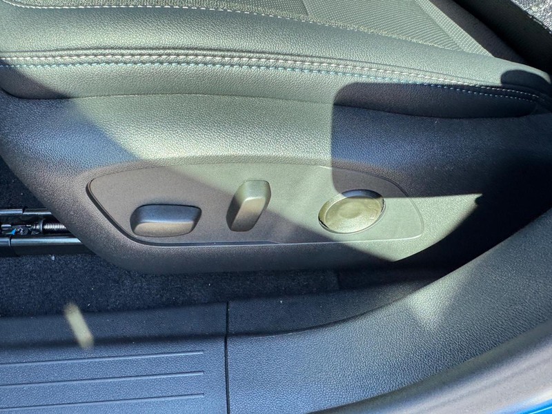 Chevrolet Equinox EV Vehicle Full-screen Gallery Image 10