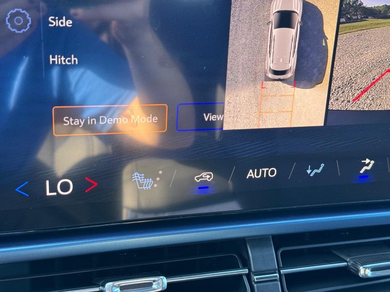 Chevrolet Equinox EV Vehicle Full-screen Gallery Image 15