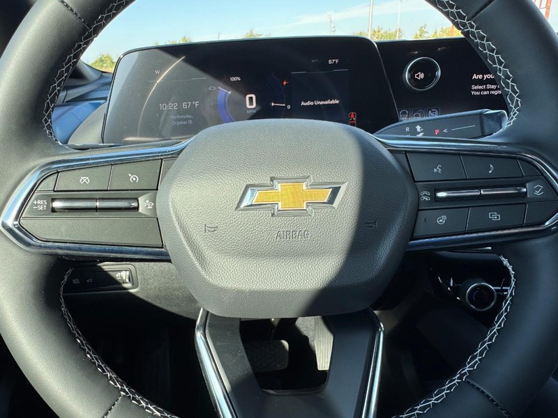 Chevrolet Equinox EV Vehicle Full-screen Gallery Image 12