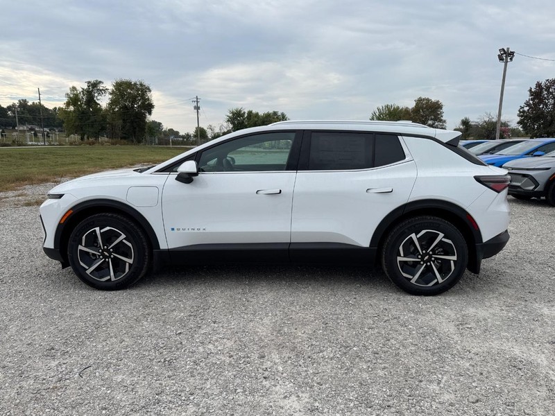 Chevrolet Equinox EV Vehicle Full-screen Gallery Image 2