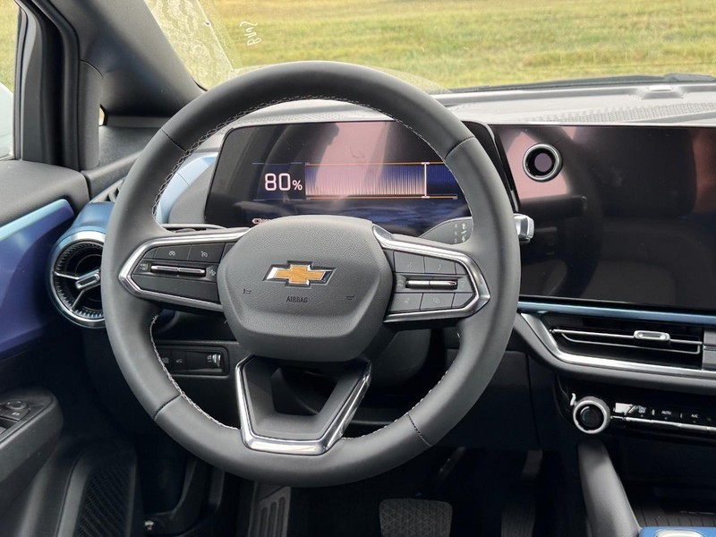 Chevrolet Equinox EV Vehicle Full-screen Gallery Image 7