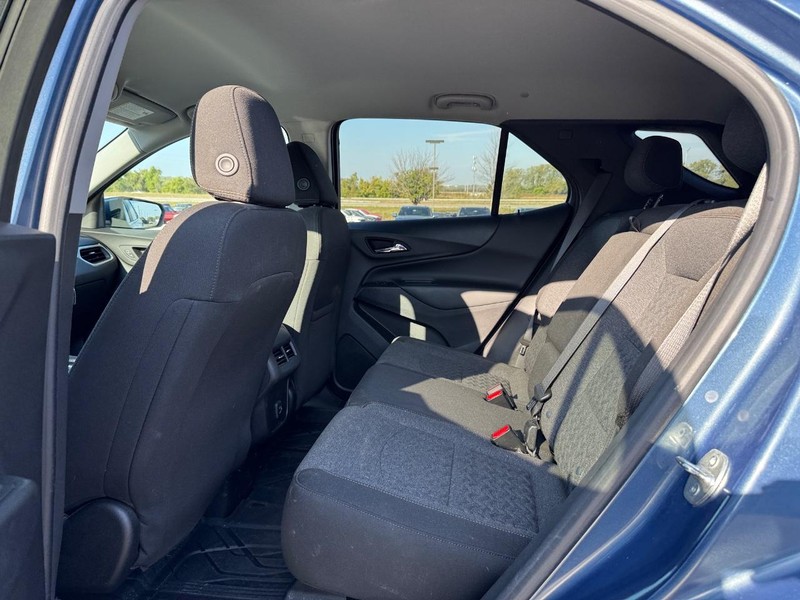 Chevrolet Equinox Vehicle Full-screen Gallery Image 10