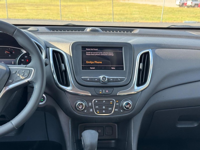 Chevrolet Equinox Vehicle Full-screen Gallery Image 13