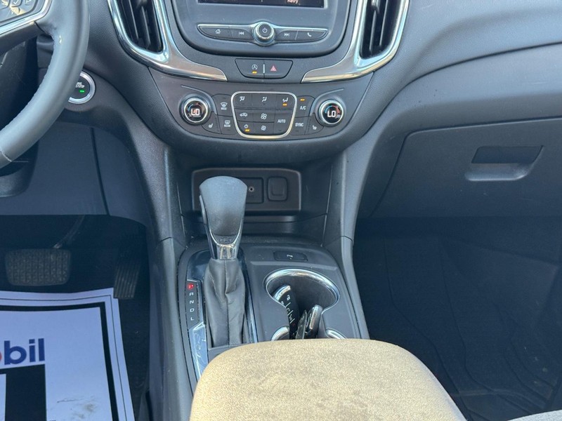 Chevrolet Equinox Vehicle Full-screen Gallery Image 14