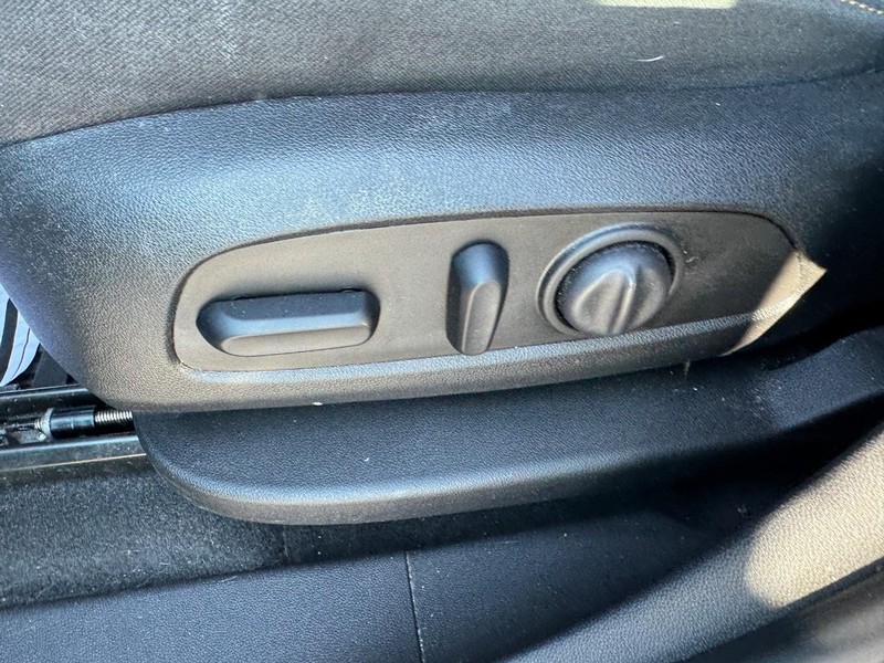 Chevrolet Equinox Vehicle Full-screen Gallery Image 15