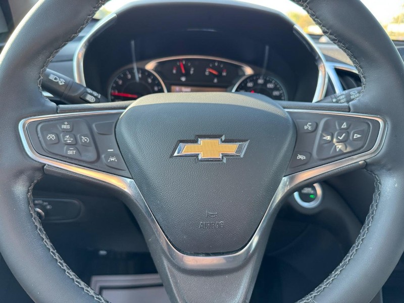 Chevrolet Equinox Vehicle Full-screen Gallery Image 17